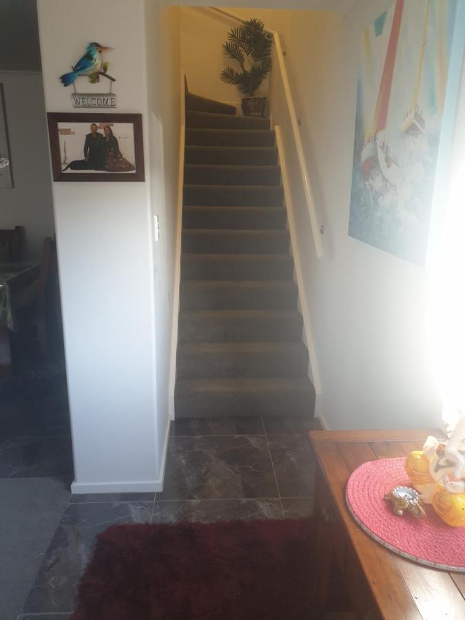 Bed N Breakfast On Pear Tree Lane Apartment Hamilton Exterior photo